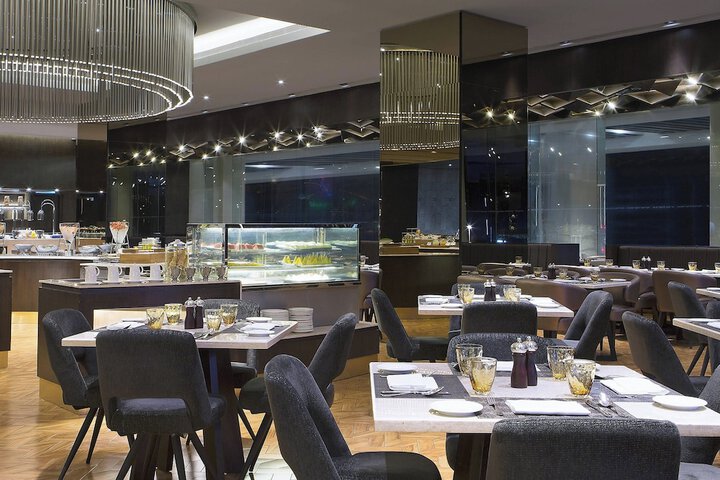 Dining 68 of 111