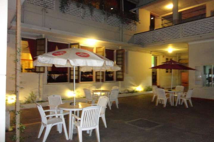 Food court