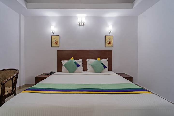 Room 12 of 33