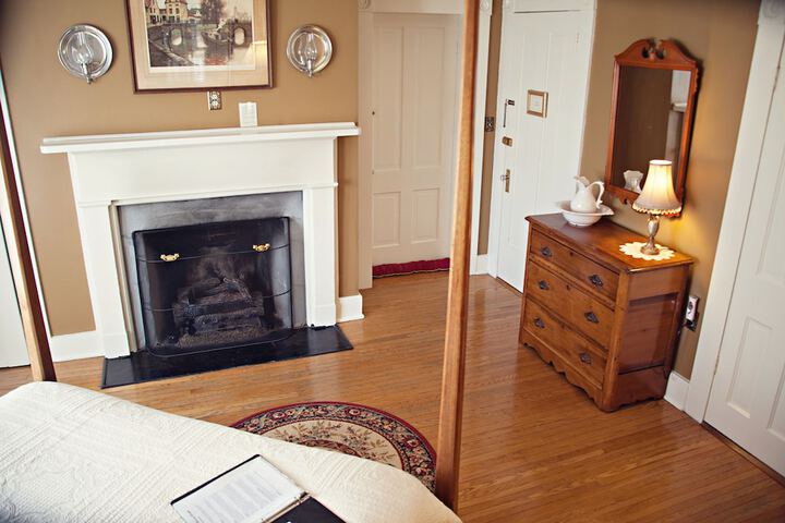 Room 4 of 47