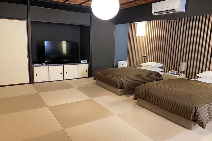 Room 8 of 66