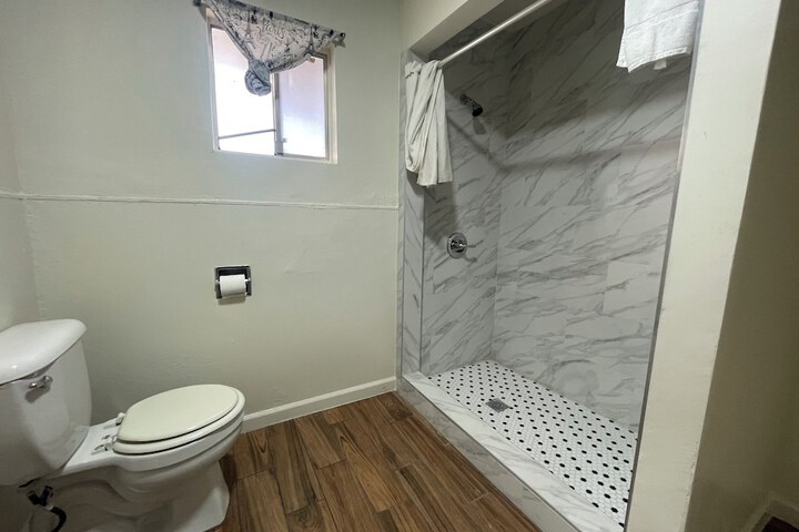 Room 21 of 25