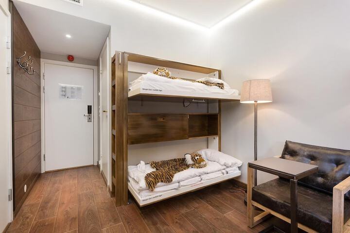 Room 12 of 63