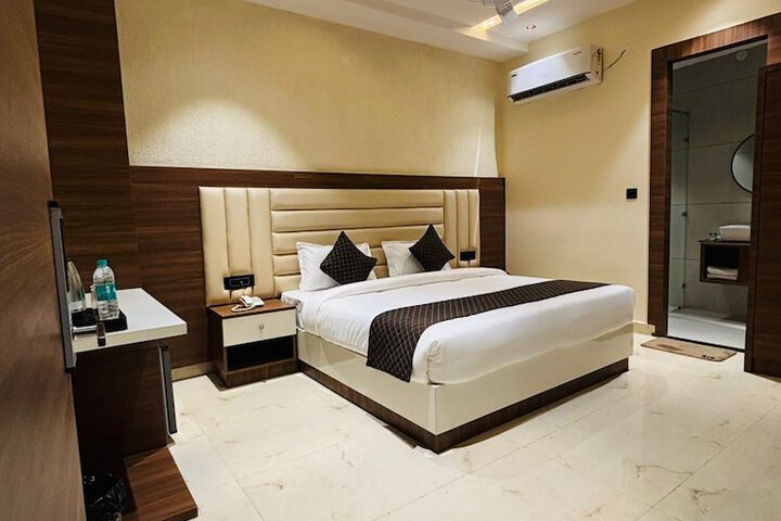 Room 7 of 28