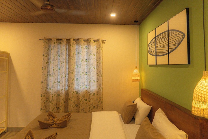 Room 15 of 33