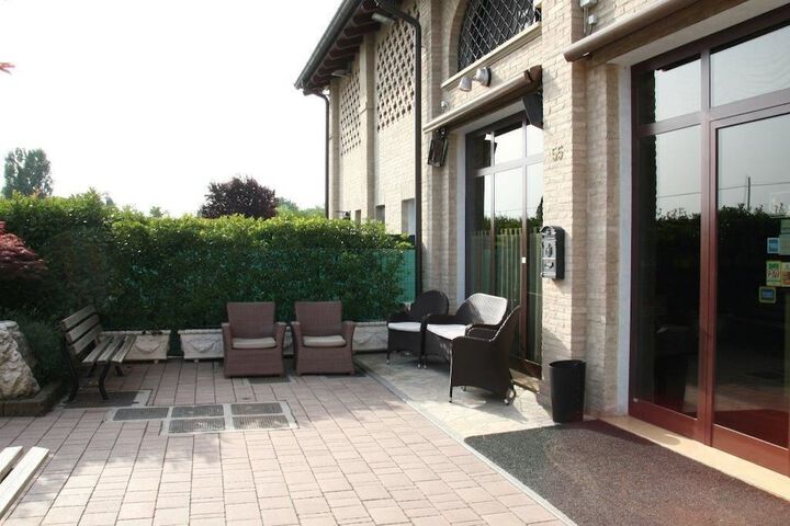 Terrace/Patio 93 of 120
