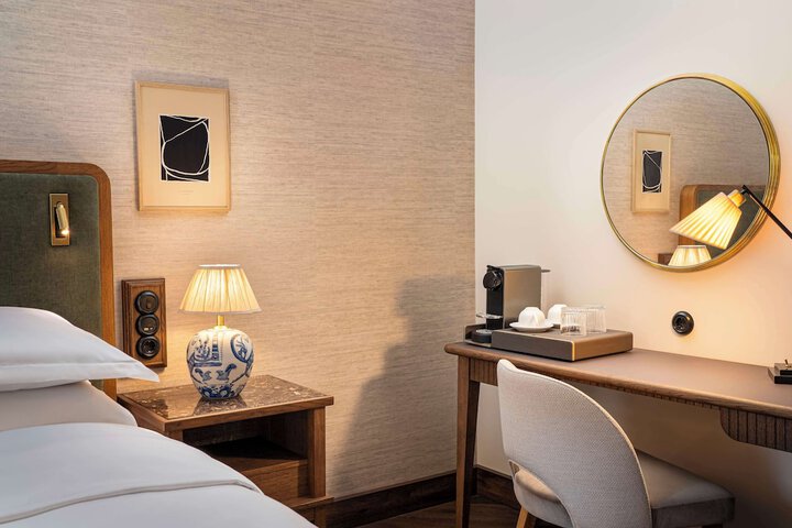 Room 6 of 36