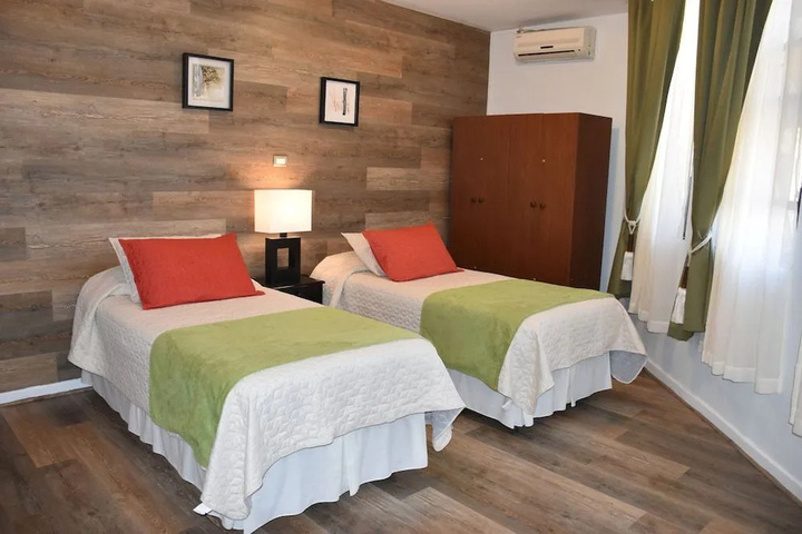 Room 3 of 17