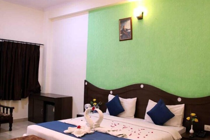 Room 9 of 20