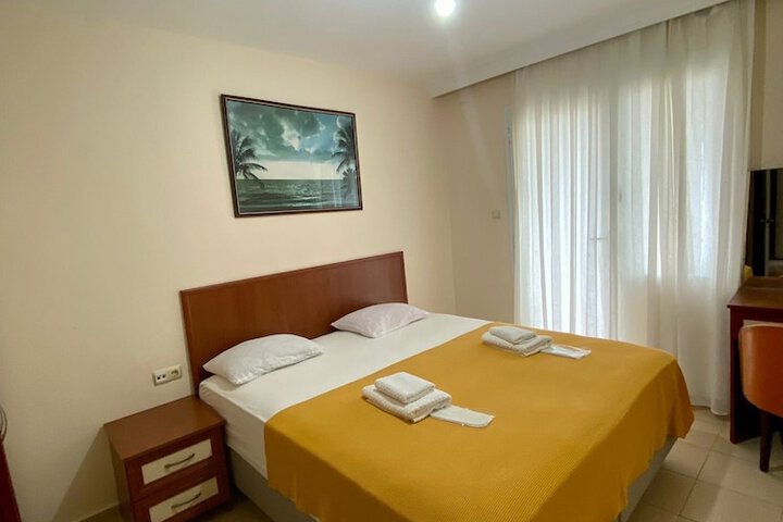 Room 4 of 15