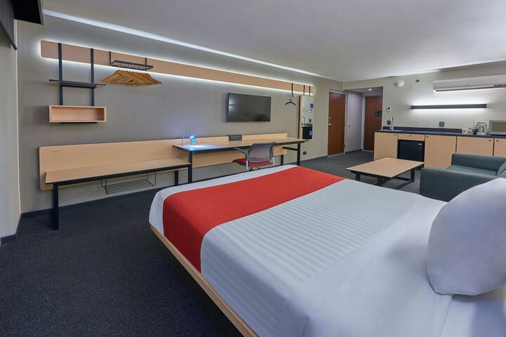 Room 8 of 47