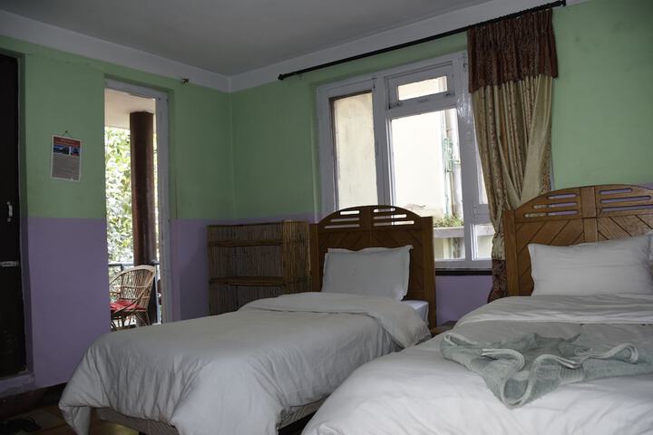 Room 4 of 49