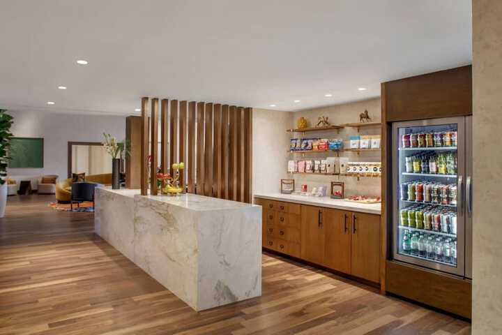 Snack bar