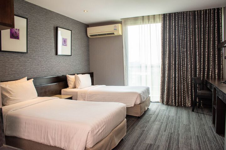 Room 22 of 142