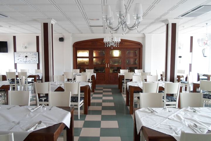 Dining 48 of 67