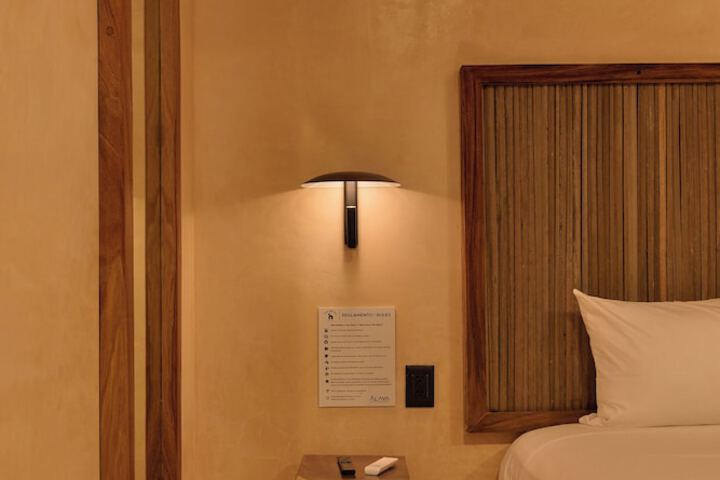 Room 9 of 27