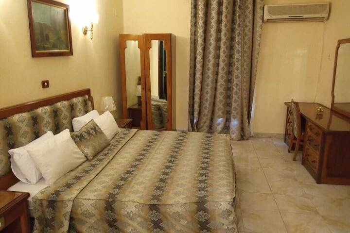Room 8 of 41