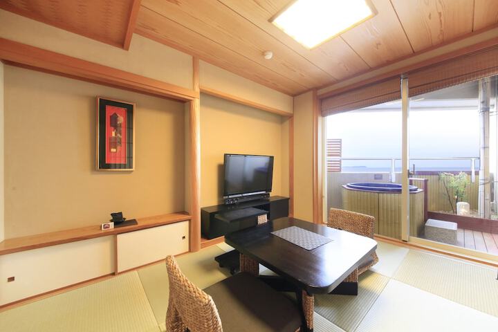 Room 16 of 43