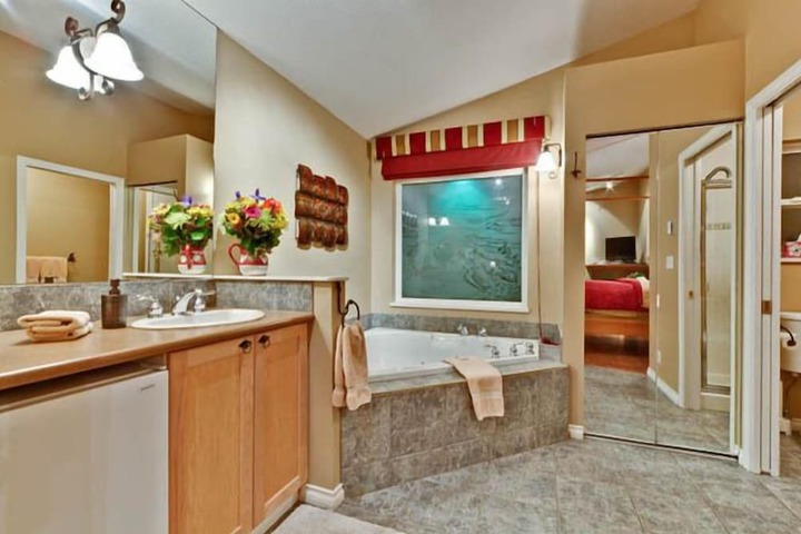 Jetted tub