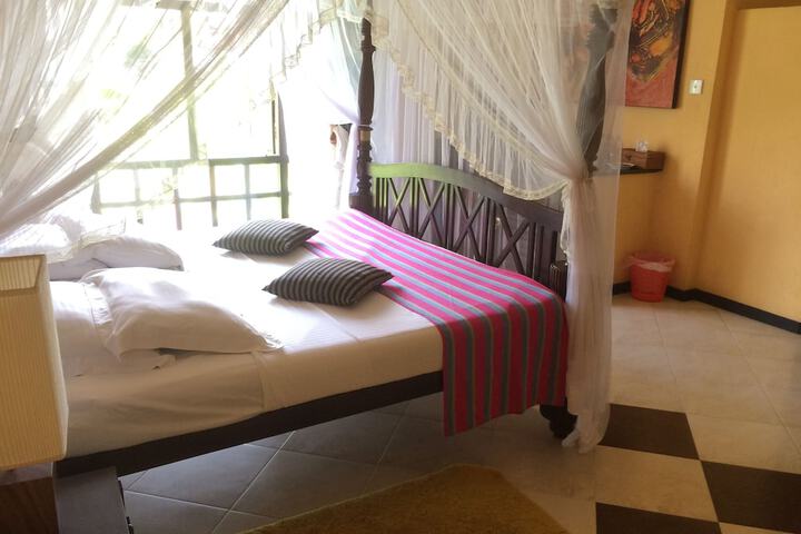 Room 18 of 52
