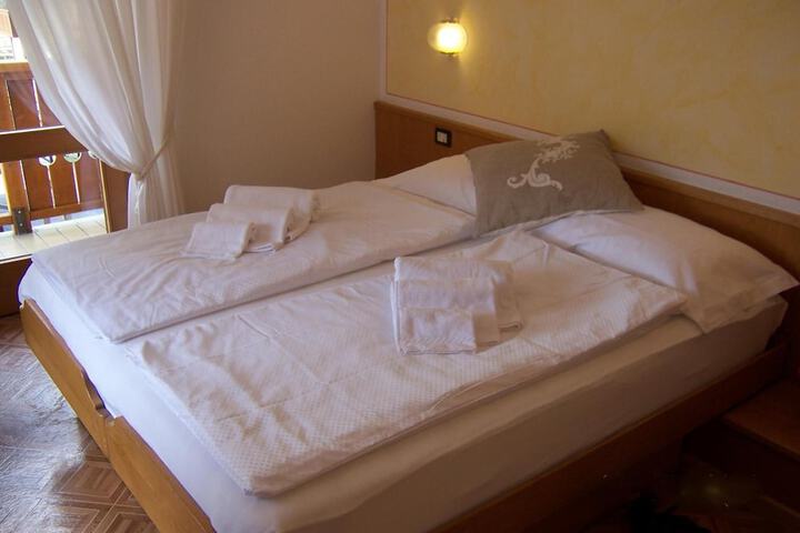 Room 19 of 53