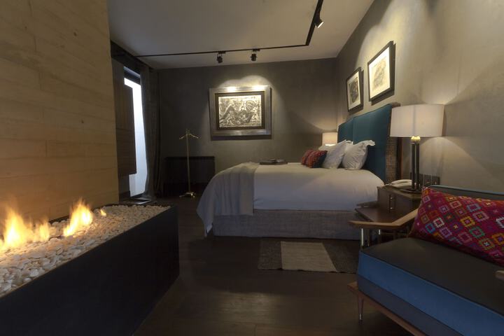 Room 4 of 52