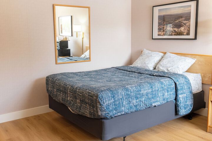 Room 2 of 18