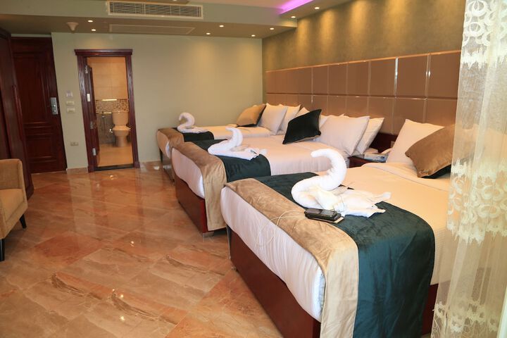 Room 14 of 42