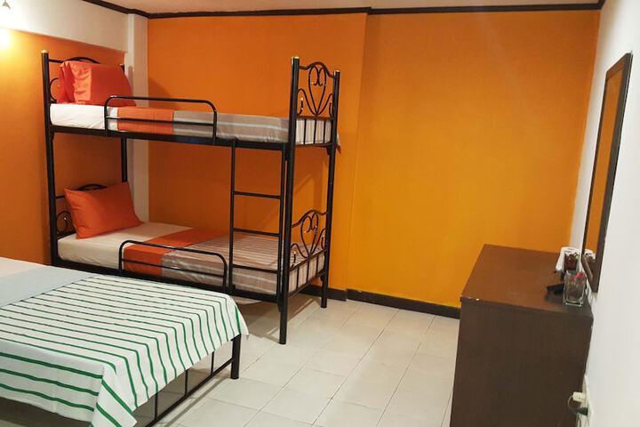 Room 25 of 40