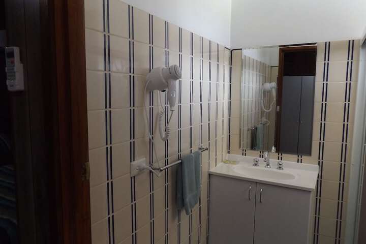 Room 33 of 50