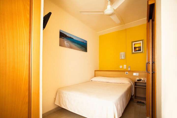 Room 6 of 22