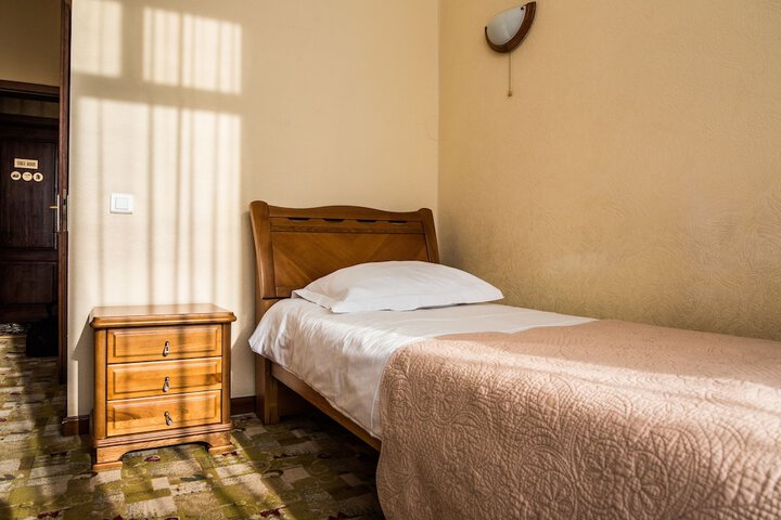 Room 4 of 60
