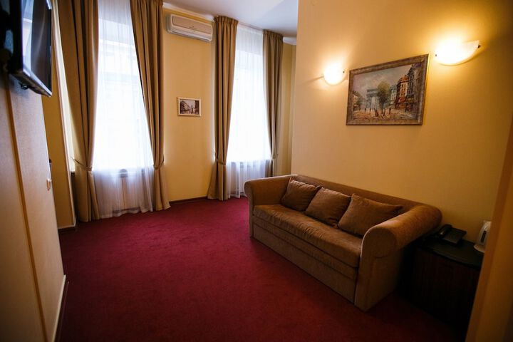 Room 24 of 66