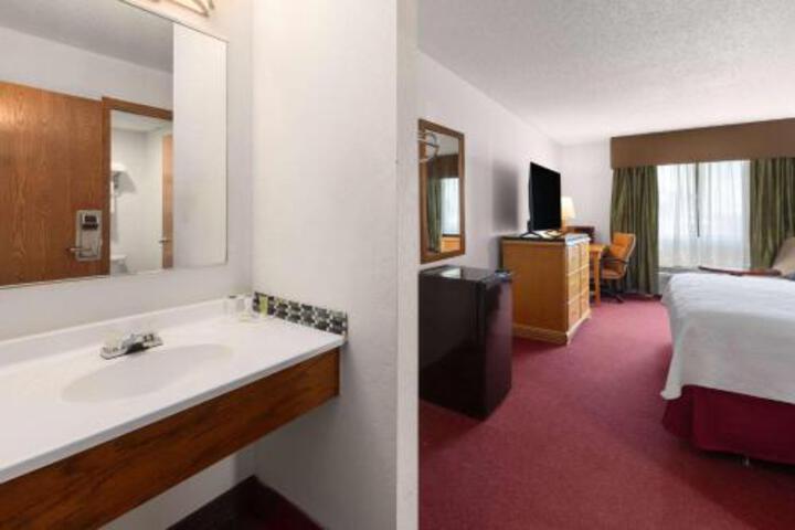 Room 16 of 46