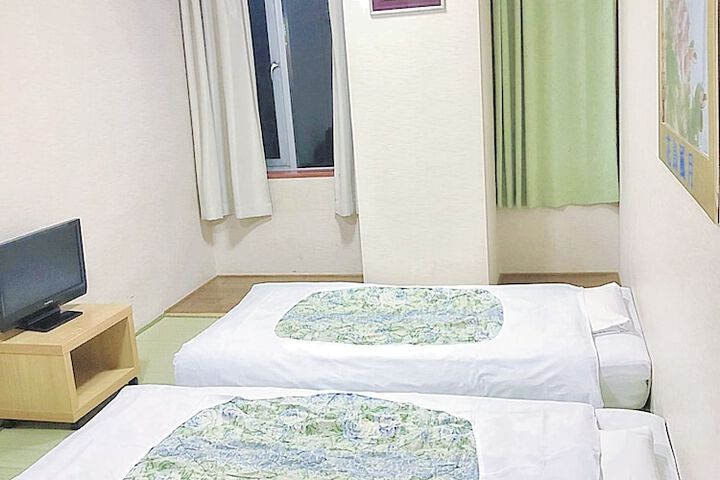 Room 12 of 48