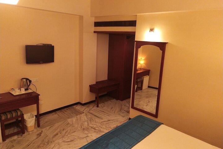 Room 23 of 96