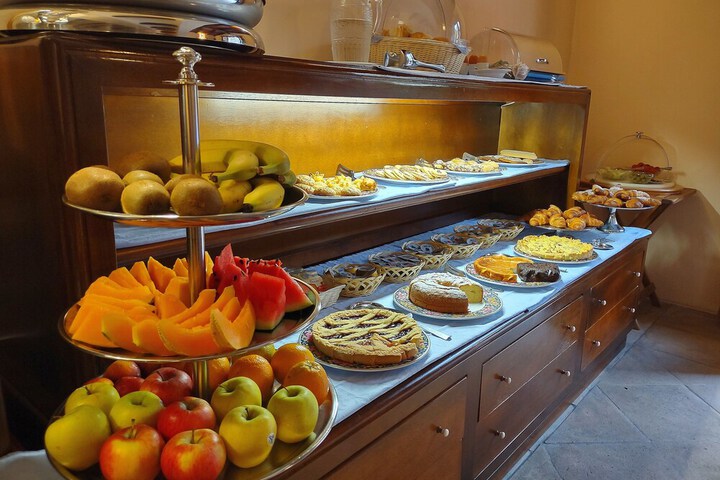 Breakfast/Coffee Service 54 of 73