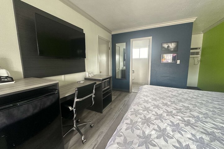 Room 19 of 34
