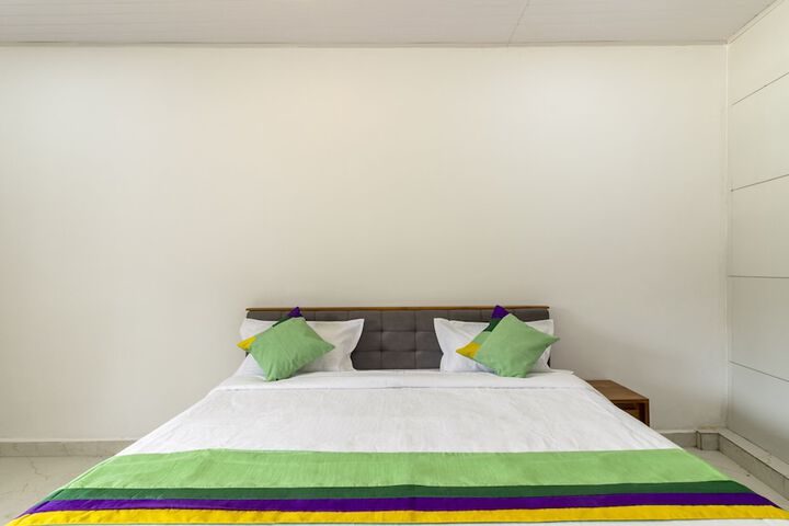Room 12 of 30