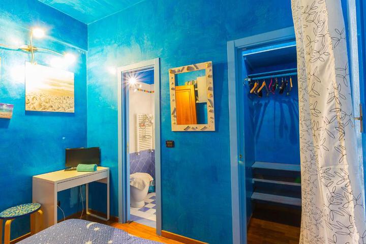 Hotel Suite Photo