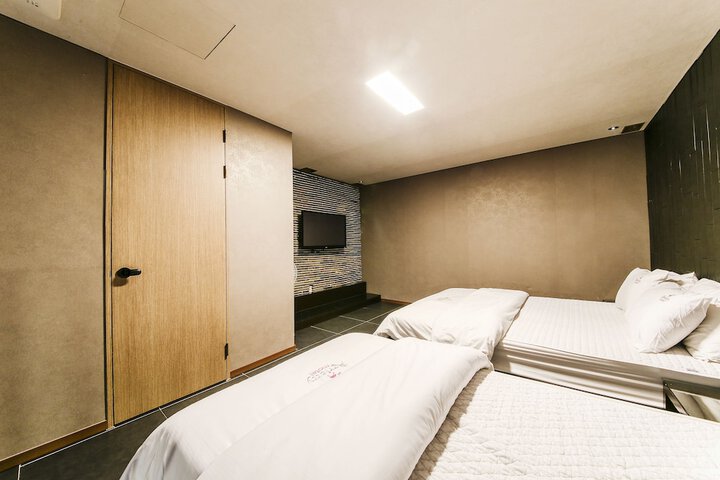 Room 22 of 95