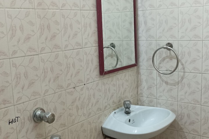 Room 26 of 46