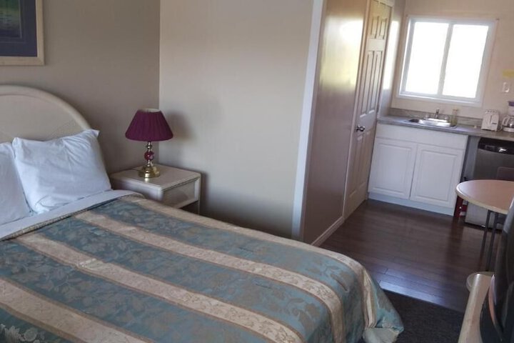 Room 8 of 27