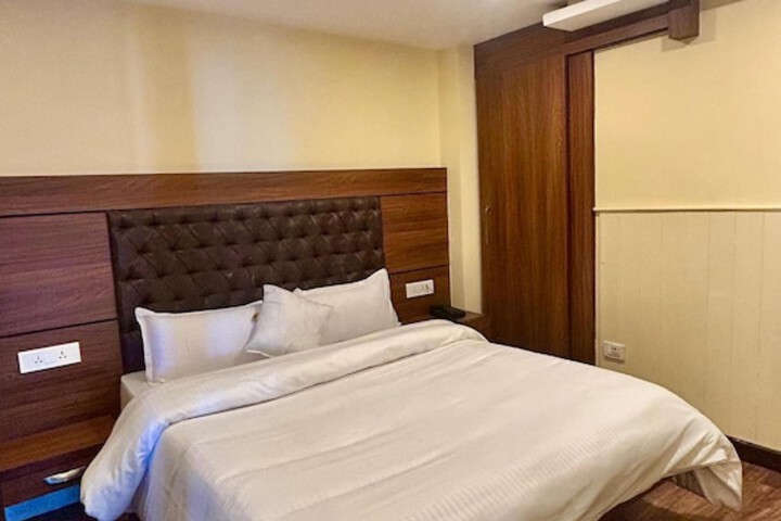 Room 25 of 64