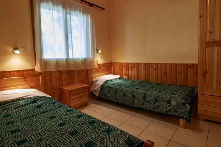 Room 10 of 15