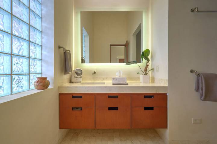 Room 15 of 26