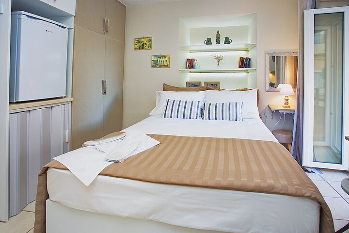 Room 2 of 16