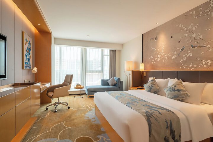 Room 10 of 73