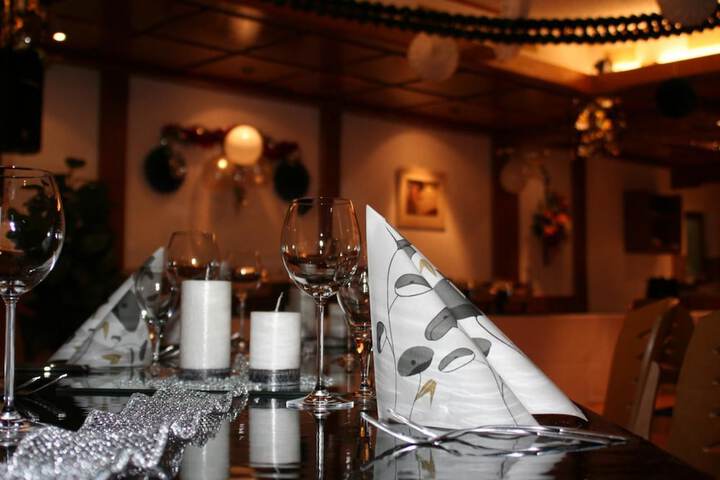 Dining 17 of 22