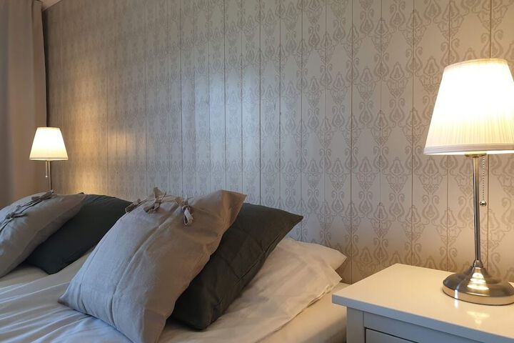 Room 6 of 89